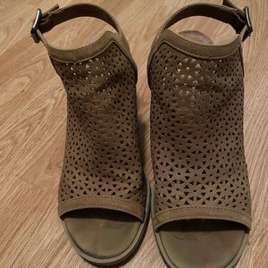 Universal Thread Heel